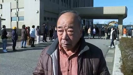 Longas filas para água e comida após terremoto no Japão