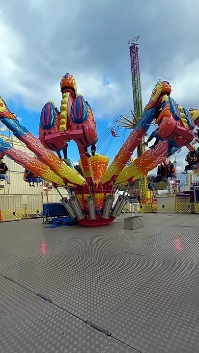 Foire de GRENOBLE 2023 - Foire des RAMEAUX  #fêteforaine #manege #sensation #grenoble #france  (22)