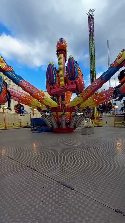 Foire de GRENOBLE 2023 - Foire des RAMEAUX  #fêteforaine #manege #sensation #grenoble #france  (11)