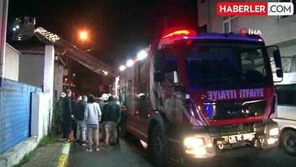 Sultanbeyli'de Kur'an kursunun çatısı alev alev yandı