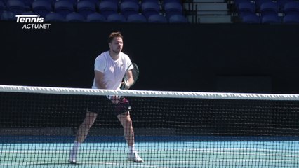 Open d'Australie 2024 - Stan Wawrinka à l'entrainement à Melbourne et son incroyable revers