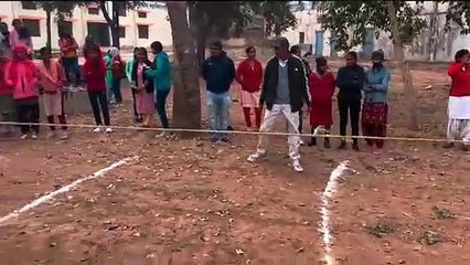 कन्या महाविद्यालय राजगढ़ में रस्साकशी प्रतियोगिता, देखें वीडियो
