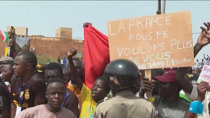 La France ferme son ambassade au Niger
