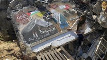 Un mural sobre los escombros de Gaza