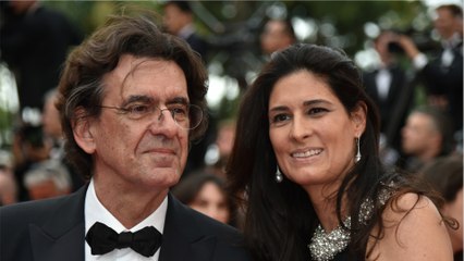 GALA VIDEO - Luc Ferry : qui est sa femme Marie-Caroline, de 24 ans sa cadette ?