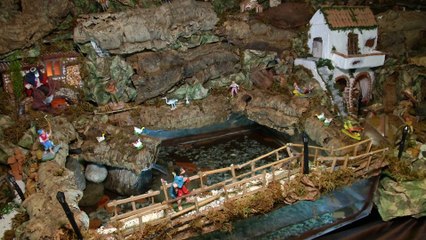 La vita di Betlemme in un presepe unico a piazza Cairoli