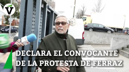 Declara ante la policía Antonio Martínez, el convocante de la protesta en la que se golpeó un muñeco de Sánchez