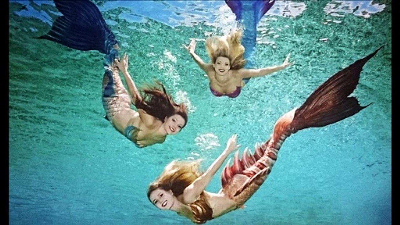 El * encanto de soñar con sirenas nadando