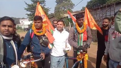 সাইকেলে চেপেই অযোধ্যা পাড়ি! রামলালাকে দেখতে বেনজির পদক্ষেপ মালদার দুই যুবকের