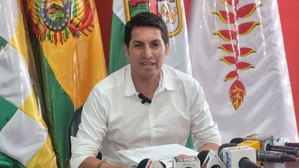 El nuevo director departamental de educación visita EL DEBER