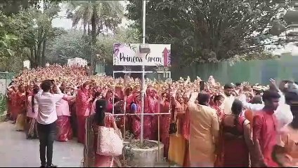 कलश यात्रा में दिखा श्रध्दा का अनूठा रूप