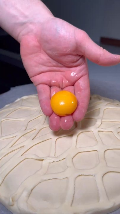 LA REINE DES GALETTES DES ROIS  #galette #pitivier #galettedesrois #dessert #cream