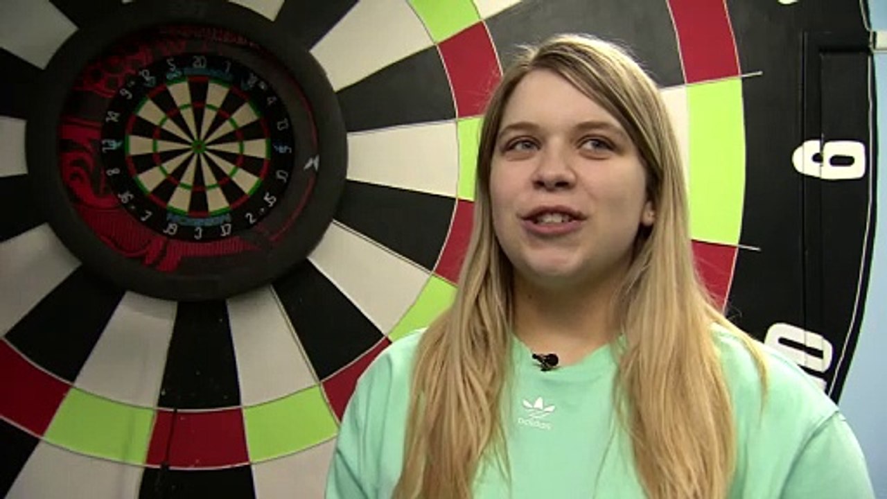 Friends of darts finalist tell of pride ahead of final - video Dailymotion