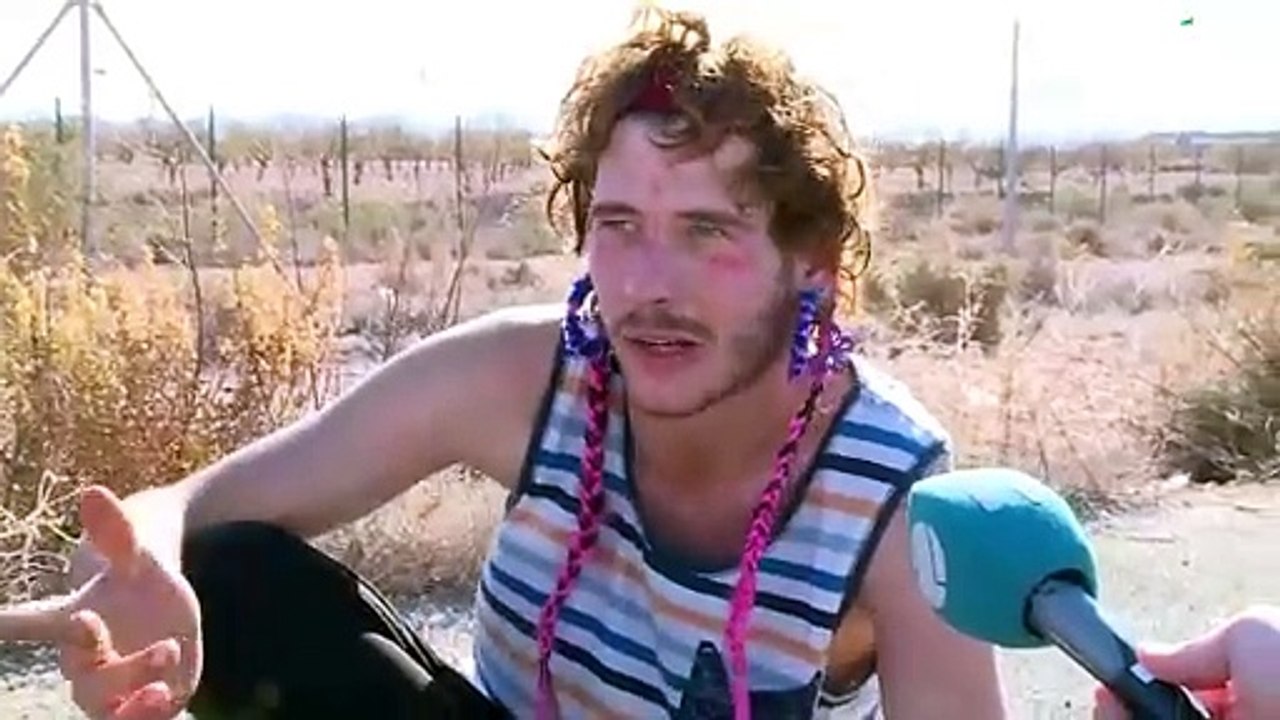 Un participante en la ‘rave’ ilegal de Fuente Álamo (Murcia) destaca el buen ambiente de la fiesta:     “La gente lo tiene visto como que estamos aquí haciendo mal y nos quieren sacar mediáticamente pero aquí no hay peleas y no te roban”