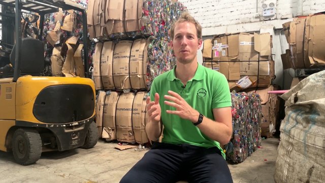 Basura por todos lados en Perú