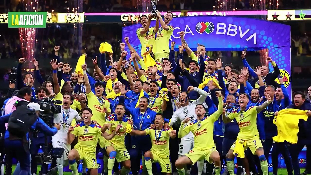 Chicote Calderón llegó a Coapa para firmar contrato con América