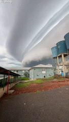 Massive Shelf Cloud Precedes Intense Storm