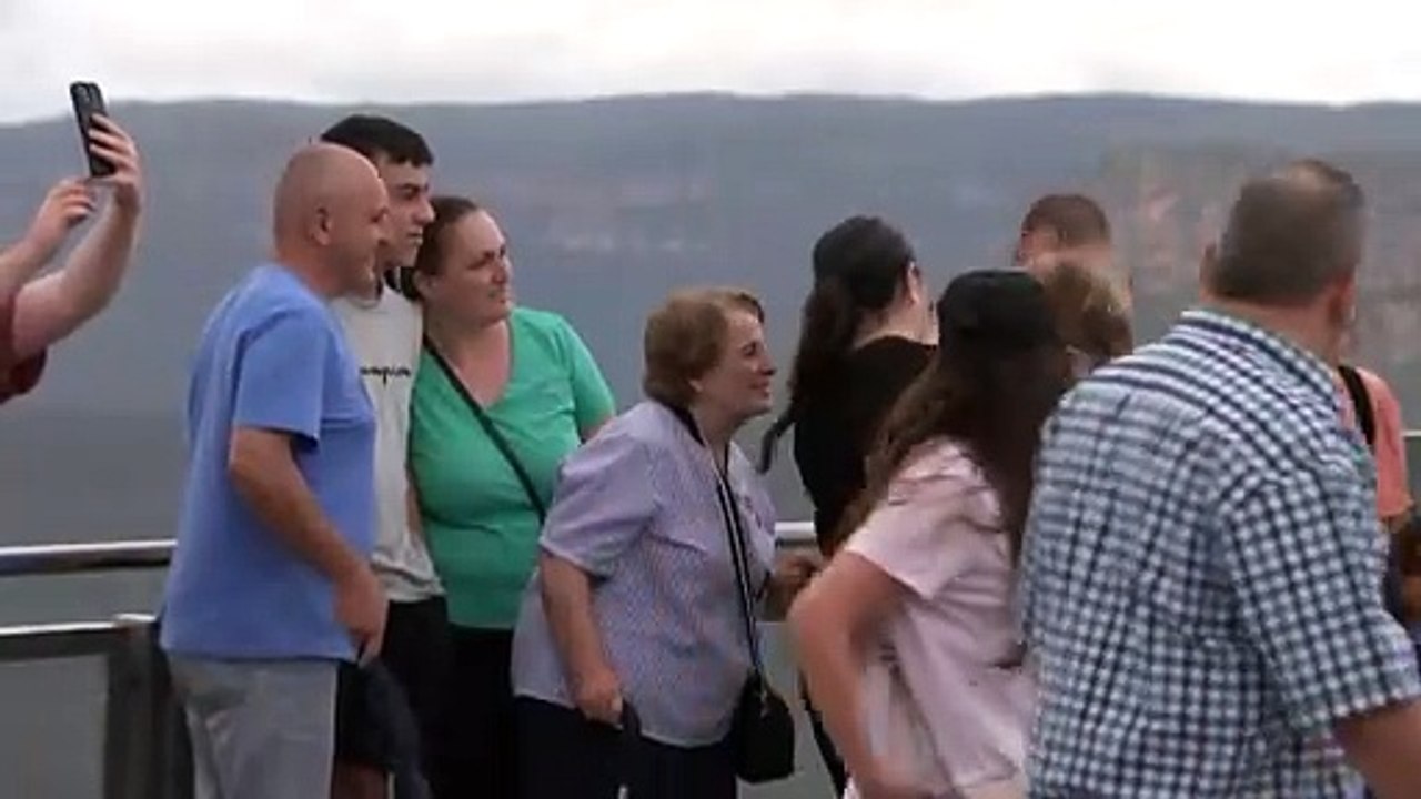 Tourists struck by lightning on popular Blue Mountains walking trail during electrical storm