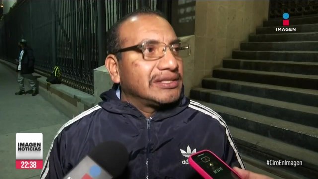 Padres de normalistas de Ayotzinapa ponen condiciones para revisar archivos militares