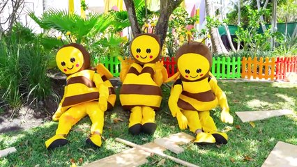 Chris and Mom Kids story about Bees friends