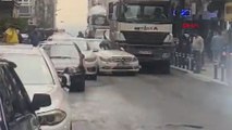 Avcılar'da beton mikseri otomobile çarptı