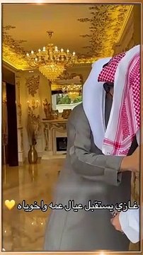 غازي الذيابي يزين مجلسه بخشب عود تقدر قيمته بأكثر من 50 الف يحمل اسمه