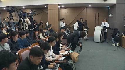 Stabbed South Korean opposition leader 'recovering well': doctor