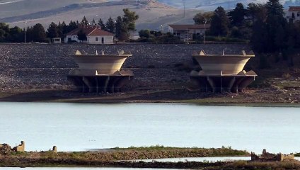 La diga di Ogliastro in forte sofferenza, la siccità preoccupa la Sicilia: le immagini