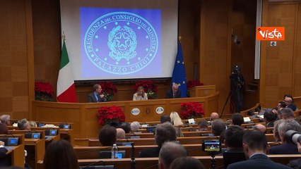 Meloni: "Tassa extraprofitti? Critica chi fa regali a banche"