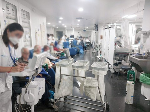 El Hospital de La Paz de Madrid colapsa y suspende cirugías por falta de camas en medio de la epidemia de gripe