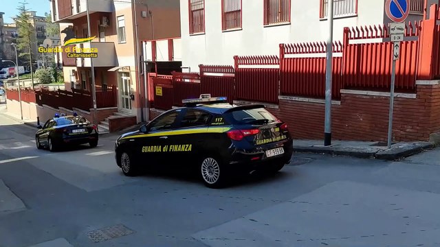 Abusivismo e contraffazione, sequestrate 5 officine nel Nisseno