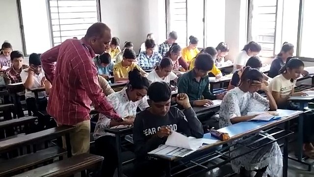 SURAT VIDEO : BRC-CRC 954 पदों के लिए 8120 शिक्षकों ने पंजीकरण करवाया