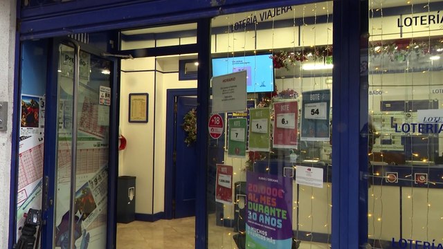 Atraco en una administración de lotería en Lugo: Dos encapuchados se llevan 400.000€
