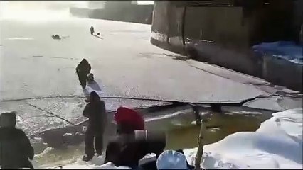 Une séance de pêche sur glace très risquée