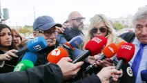 Numerosos rostros conocidos dan su último adiós en Valencia a Paco Arévalo