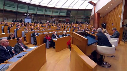 Meloni: "Stufa per accuse familismo nel partito, avrei dovuto mettere mia sorella in partecipata?"