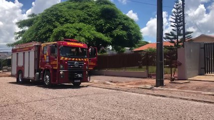 Homem toma remédio, dorme e Corpo de Bombeiros é acionado para realizar abertura de imóvel