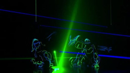 Per la prima volta in Italia "Lights in The Dark" di E.L SQUAD