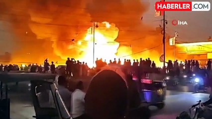 Pakistan'ın Karaçi kentinde yangında 100'den fazla ev küle döndü