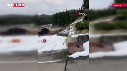 Japonya’daki 7.6’lık deprem sonrası toprak kayması yaşandı