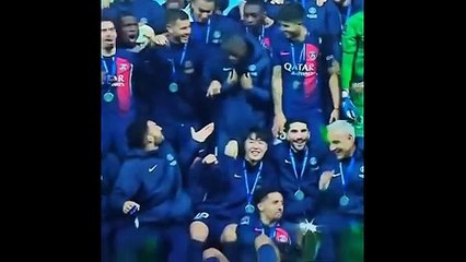 Download Video: Ousmane Dembélé troll Lee Kang-In après PSG-Toulouse, sa blague amuse