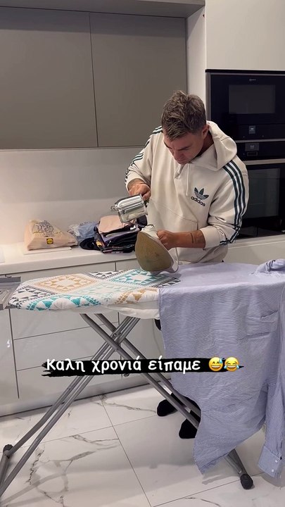 Οι αναρτήσεις του Στέλιου Χανταμπάκη λίγο μετά...