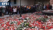 Homenaje en Praga en honor a las víctimas del tiroteo de diciembre en el que murieron 15 personas