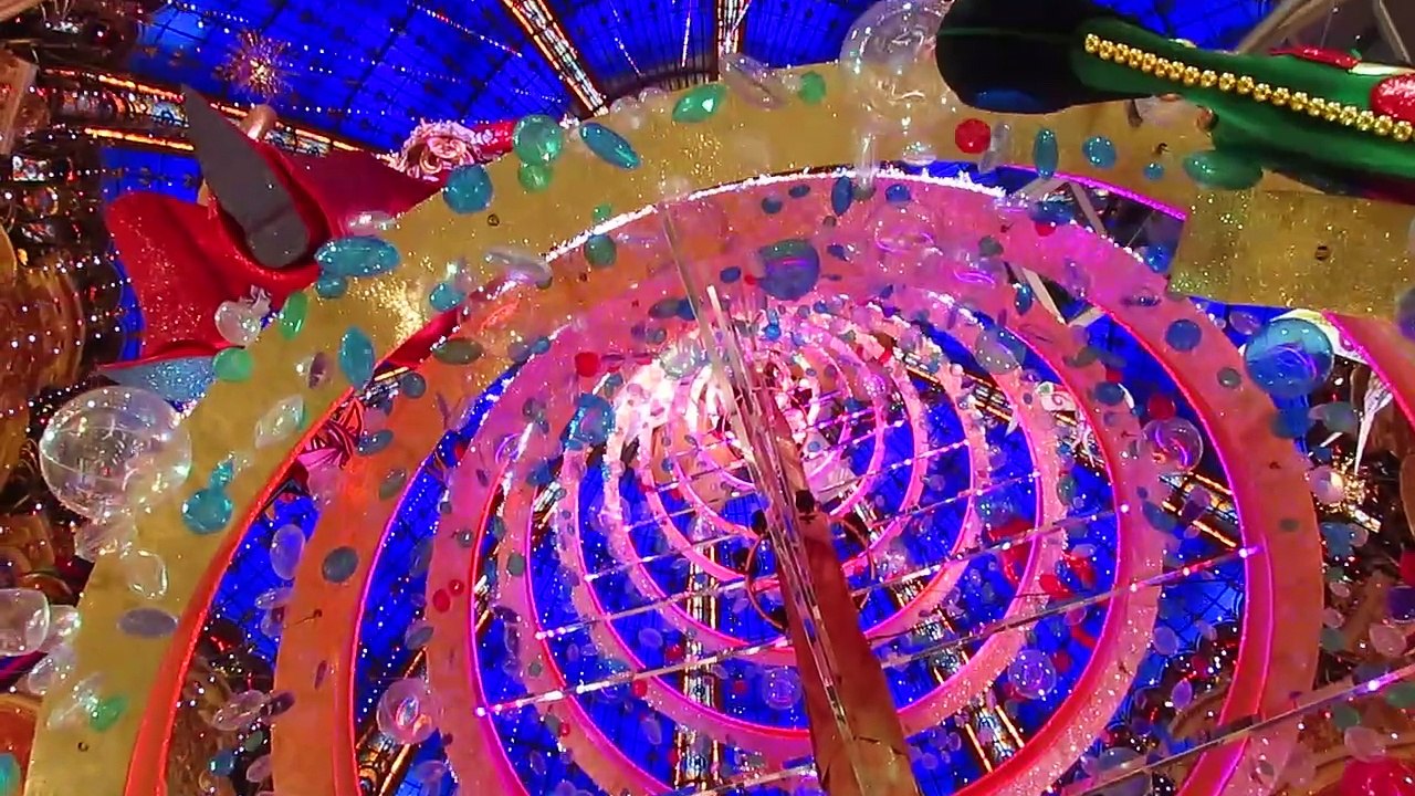 PARIS ET SES ILLUMINATIONS DE NOEL 2023