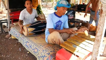 cek sound kendang bersama james.