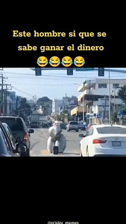 Hombre bailando placata