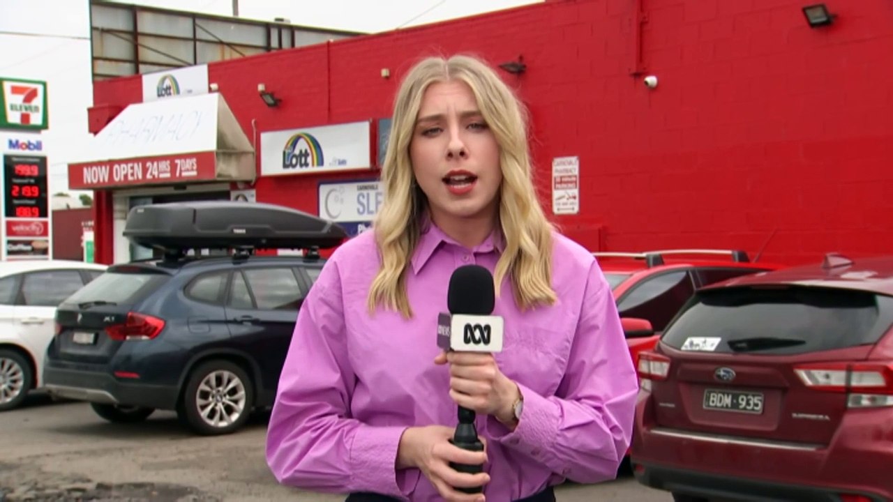 Victoria left without 24-hour pharmacies after state government cuts funding