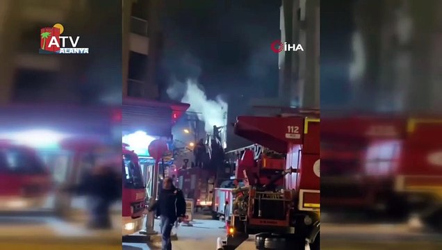 Antalya'da 250 yıllık tarihi konak alev alev yandı