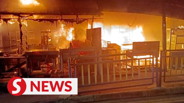 16 stalls at Penang hawker centre destroyed in blaze