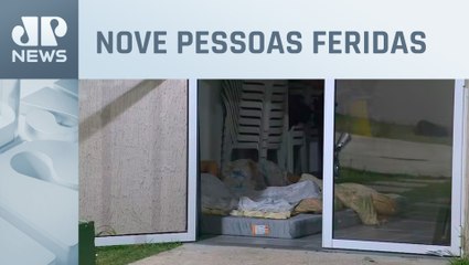 Moradores passam a noite em salão de festas após explosão em Porto Alegre